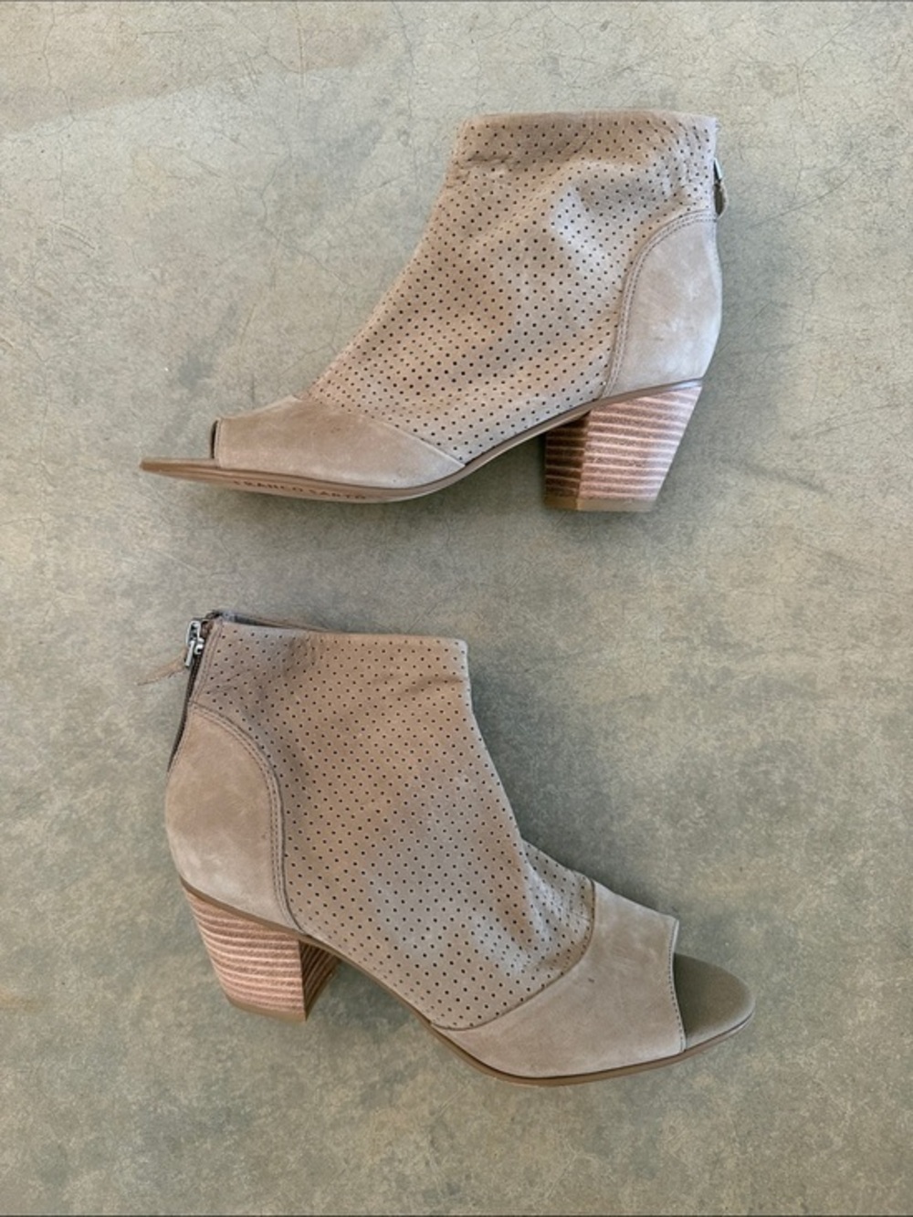 Franco Sarto shoes size 6.5 block heel tan soft suede